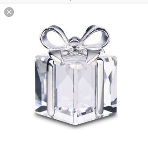 Swarovski Present Rhodium.